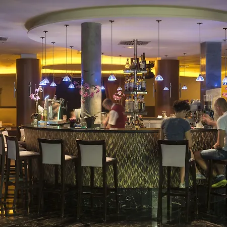 拉斯科斯塔斯酒店 4* 卡门港